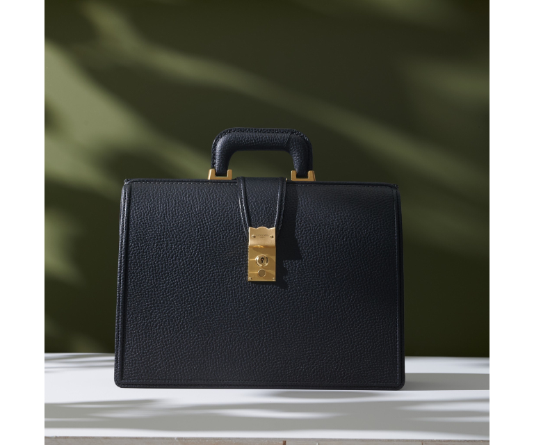 【定価8.1万・高級】GINZA TANIZAWA ダレスバッグ ビジネス 黒 GINZA TANIZAWA TOKYO BLACKBULL ダレスバッグ(GINZA TANIZAWA